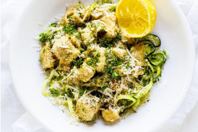 Low-Carb Chicken Alfredo & Zoodles 
